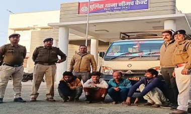 BIG NEWS: कनावटी स्थित गोदाम में हुई चोरी का केंट पुलिस ने किया पर्दाफाश, चार अलग-अलग गावों के युवक गिरफ्तार, तेल की पेटियों सहित लोडिंग ऑटो जब्त, पढ़े खबर