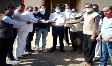 NEWS: TMC सांसद महुआ मोइत्रा द्वारा जैन समाज पर अभद्र टिप्पणी मामला, रामपुरा में विरोध में उतरे समाजजन सौंपा ज्ञापन, पढ़े रुपेश सारू की खबर