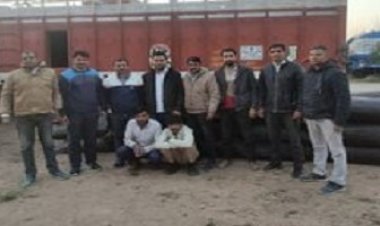 BIG NEWS: मुखबीर की सूचना, फिर तीन थानों की पुलिस की नाकाबंदी, निम्बाहेड़ा से निकले ट्रक को रोका, तलाशी में मिली मादक पदार्थों की बड़ी खेप, तस्करों ने कांच की आड़ का ऐसे लिया सहारा !... पढ़े खबर