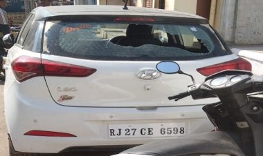 OMG ! अगर आपके घर के बाहर भी खड़ी है आपकी लक्जरी कार, तो हो जाए सावधान !... कहीं अज्ञात बदमाश ना कर डाले हालत, जमुनियाकलां गांव में दें डाला वारदात को अंजाम, पढ़े खबर