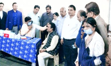 NEWS: लायंस क्लब नागदा का विशाल नि:शुल्क नेत्र शिविर सम्पन्न, कई मरीजों ने कराया चेकअप, तो मोतियाबिंद पीड़ितों का होगा ऑपरेशन, पढ़े बबलू यादव की खबर