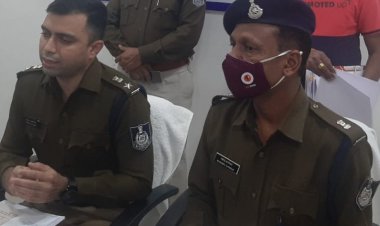 BIG BREAKING: लक्जरी कारों में सवारी, और काम सारे गैर कानूनी, स्कूल के पीछे बैठ फिर नई योजना, पर पहले ही बज गई गरोठ पुलिस थाने की घंटी, दबिश के बाद बदमाशों का खेल खत्म, मौके से सात गिरफ्तार, हथियारों का जखीरा भी बरामद, पढ़े हाईटैक डकैतों से जुड़ी ये खबर