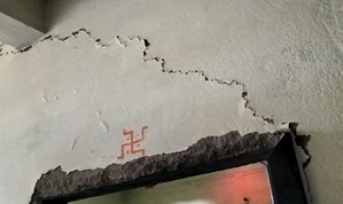 BIG BREAKING: टंकी लिकेज... पति सोया किचन में, सुबह होते ही पत्नी आई, और जैसे ही खोला दरवाजा, फिर भभकी गैस, दोनों गंभीर झूलसे, खिड़की आई बाहर, तो दीवार में भी पड़ी दरारे, ग्राम कनघट्टी में बड़ा हादसा, क्या है कारण !... पढ़े ये खबर