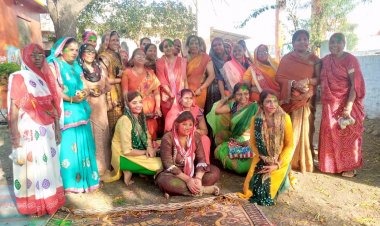 NEWS: श्री राधे महिला मंडल ग्रुप की महिलाओं ने मनाया फाग उत्सव, मधुर भजनों की दी प्रस्तुति, तो रंग-गुलाल के साथ खेली होली