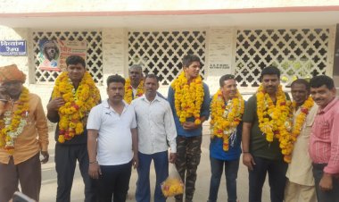 NEWS: इंदौर में आयोजित राज्य स्तरीय कुश्ती स्पर्धा में नीमच के पहलवानों ने किया जिले का नाम रोशन,  जिला कुश्ती संघ के पदाधिकारियों साफा बांध किया सम्मान, पढ़े खबर