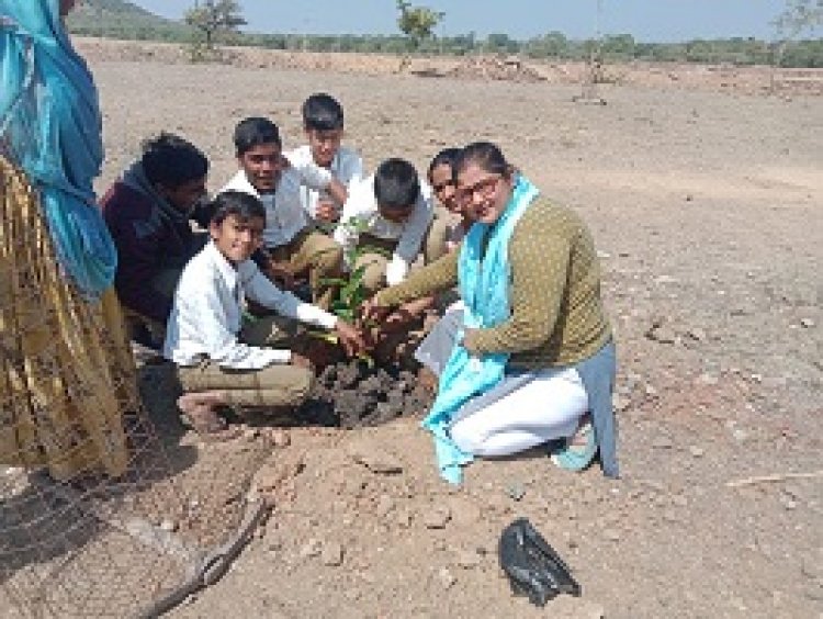 NEWS: अंकुर अभियान के तहत हाई स्कूल हरवार में हुआ वृक्षारोपण लिया संकल्प, पढ़े खबर...........