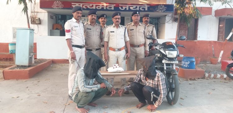 BIG BREAKING:  बाइक पर हुए सवार, और निकल पड़े काले सोने की डिलेवरी देने, बीच में फंसे भावगढ़ पुलिस के जाल में, दो गिरफ्तार तो पूछताछ में उगला देनदार का नाम, पढ़े खबर