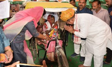 NEWS: डॉ. भीमराव अंबेडकर की 131 वीं जन्म जयंती, विधायक परिहार बोले- डॉ. अंबेडकर ने सभी को दिया समानता का अधिकार, पढ़े खबर