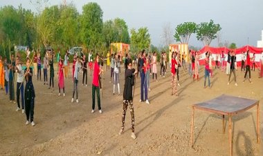NEWS: विहिप दुर्गा वाहिनी का शौर्य प्रशिक्षण, नीमच-मंदसौर की 150 से अधिक हिंदू बेटियों ने लिया दंड चलाने का प्रशिक्षण, पढ़े खबर
