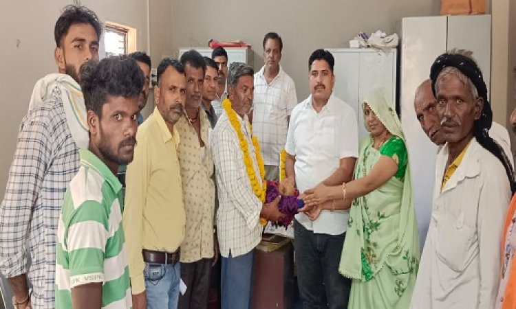 NEWS: पंचायती राज स्थापना दिवस, आंगनवाड़ी-आशा कार्यकर्ताओं सहित इनका हुआ सम्मान, पढ़े खबर