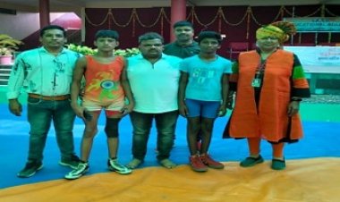 NEWS: राष्ट्रीय कुश्ती प्रतियोगिता में नीमच के पहलवानों ने मारी बाजी, आजाद ने गोल्ड, नवीन ने सिल्वर तो पियूष पहलवान ने किया ब्रॉन्ज मेडल प्राप्त, पढ़े खबर