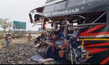 BIG BREAKING : कोटा-बारां हाईवे पर मौत का भयावाह मंजर, खड़े ट्रेलर से टकराई बस, फिर पलटी, जरा सी लापहवाही ने छीन ली चार जिन्दगियां, हादसे के बाद मची चीख-पुकार, पढ़ें दिल दहला देने वाले हादसे से जुड़ी ये खबर
