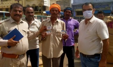 NEWS: मंडी परिसर में सचिव का निरिक्षण, जिन हम्मालों के पास लायसेंस नहीं, उन्हें दिखाया बाहर का रास्ता, तो किसानों को दी ये समझाइश, पढ़े खबर