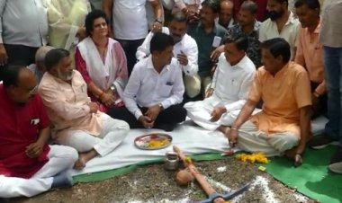 NEWS: वित्तमंत्री जगदीश देवड़ा पहुंचे पिपलियामंडी, क्षेत्र को दी करोड़ों के विकास कार्यों की सौगात, सामुदायिक केंद्र का भूमि पूजन, और नगर परिषद भवन का लोकार्पण भी संपन्न, पढ़े खबर