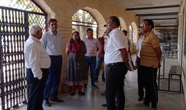 NEWS: निर्वाचन प्रेक्षक प्रकाश व्‍यास पहुंचे मनासा,  स्‍ट्रांग रूम का निरीक्षण कर लिया सुरक्षा व्‍यवस्‍था का जायजा, दिए ये निर्देश, पढ़े खबर 