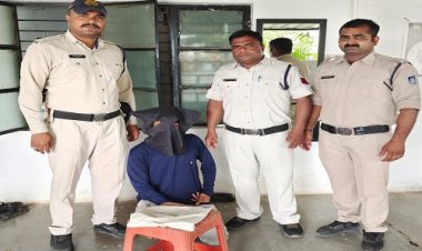 BIG NEWS: महू-नीमच हाईवे पर दलौदा पुलिस की दबिश, फिर रोड़ किनारे खड़े दुर्गेश की तलाशी, देशी कट्टे सहित मिला जिंदा राउंड, अब FIR दर्ज, पढ़े खबर