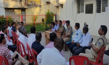 NEWS: पिपलियामंडी पुलिस चौकी पर शांति समिति की बैठक सम्पन्न, आगामी चुनावों को लेकर इन विषयों पर हुई चर्चा, तो ये अधिकारी रहे उपस्थित, पढ़े खबर 