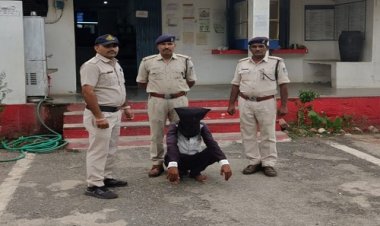 BIG NEWS: पिपलियामंडी पुलिस की बड़ी कार्यवाही, बलात्कार के आरोपी राहुल को चंद घंटों में गिरफ्तार, फिर मंदसौर SP ने की ये बड़ी घोषणा...! पढ़े इस खबर में