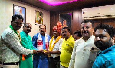 ELECTION NEWS : नीमच में पूर्व पार्षद की बगावत,नामांकन नहीं लिया वापस,फिर भाजपा नेताओ का प्लान B आया काम,अब दिखेंगे इस भूमिका में,पढ़े ये खास खबर