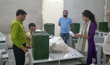 NEWS: एडीएम सुश्री नेहा मीना पहुंची जावद, मतदान सामग्री वितरण व्यवस्था का लिया जायजा, दिए ये दिशा निर्देश, पढ़े खबर 