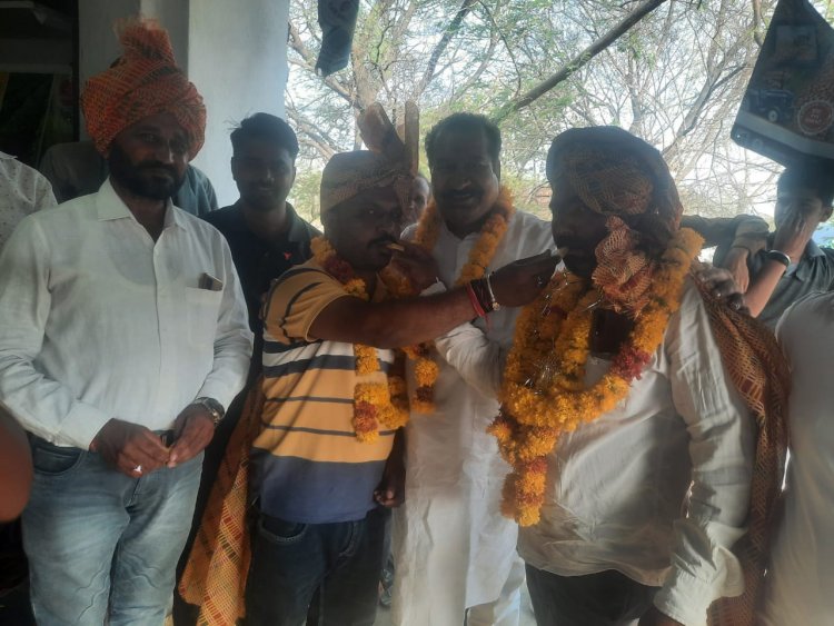 NEWS: केलूखेड़ा में बीजेपी की गंगाबाई चुनी गई निर्विरोध सरपंच, विधायक दिलीपसिंह परिहार ने गांव वासियों का जताया आभार, तो नामांकन पत्र वापस लेने पर इस प्रत्याशी का भी किया स्वागत, पढ़े खबर