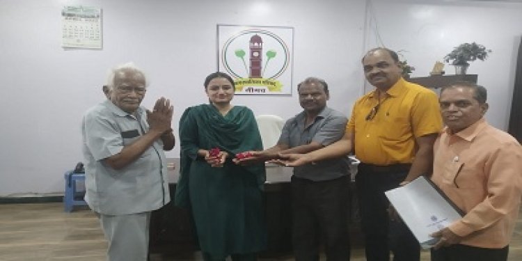NEWS: स्वच्छता विकास अभियान संस्था सदस्य पहुंचे नपा कार्यालय, नवागत सीएमओ गरिमा पाटीदार से की चर्चा, शहर हित की रखी ये मांगे, पढ़े खबर