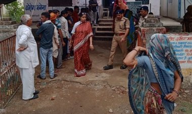 ELECTION NEWS: त्रि-स्तरीय पंचायत चुनाव, दूसरे चरण में इस विकासखंड में मतदान, ADM और ASP पहुंचे केंद्रों पर, व्यवस्थाओं का लिया जायजा, पढ़े खबर