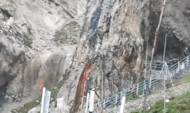 BIG BREAKING: अमरनाथ गुफा के पास फटा बादल, 10 श्रद्धालुओं की मौत, तो हजारों लोग फंसे, घायलों को किया जा रहा एयरलिफ्ट, पढ़े खबर