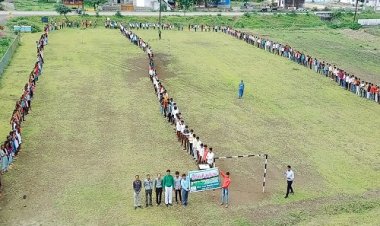 NEWS: मनासा के इस स्कूल में मनाया हरियाली महोत्सव, रौपे पौधे, बनाई मानव श्रृंखला, तो नगर की जनता को ऐसे किया जागरूक, पढ़े खबर