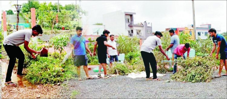 NEWS: गणपति विकास समिति ने चलाया सफाई अभियान, गणेश गार्डन में किया श्रमदान, अवकाश का रहवासियों ने किया उपयोग, पढ़े खबर