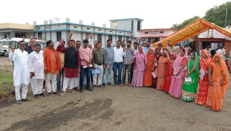 NEWS: मनासा जनपद के चुनाव सम्पन्न, कामेरी बाई अध्यक्ष तो मोहन गुर्जर बने उपाध्यक्ष, किसे कितने मिले मत, पढ़े खबर