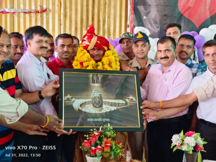 NEWS: उपनिरीक्षक DS डामोर हुए सेवानिवृत्त, मनासा थाने पर दी गई विदाई, इन अधिकारियों सहित पुलिस परिवार रहा मौजूद, पढ़े खबर