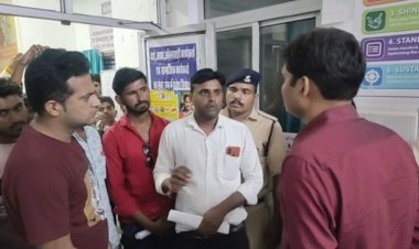 OMG ! डिलेवरी की एवज में लिए रुपए, बैकग्राउंड पता चला, तो फिर से लौटाएं, परिजनों  ने की शिकायत, तो SDM ने लिया बड़ा एक्शन, मामला- मनासा शासकीय अस्पताल का, पढ़े मनीष जोलान्या खबर