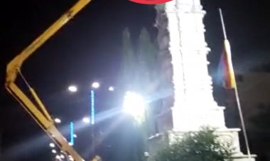 BIG NEWS : नीमच का फव्वारा चौक, आधी रात का समय, ओर सुनील ने पीली जमकर शराब,फिर शुरू हुआ ड्रामा,चढ़ा जैन स्तंभ पर,कूद जाने की देता रहा धमकी, क्या है माजरा पढ़े खबर में