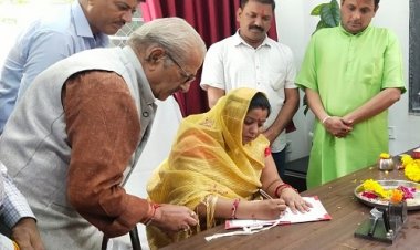 NEWS: नवनिर्वाचित अध्यक्ष इंद्रा देवरिया ने संभाली पिपलियामंडी नगर परिषद की कमान, विधि-विधान से की पूजा-अर्चना, क्षेत्र की जनता को दिया ये मैसेज, पढ़े खबर