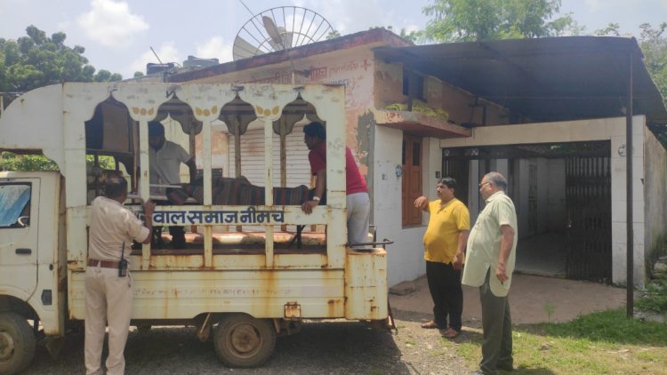 BIG NEWS : नीमच का उपनगर ग्वालटोली,जहा बुजुर्ग का शव मिला लटका,फैली सनसनी,केंट पुलिस जुटी जाँच में,पढ़े खबर