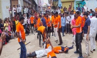 NEWS : नगर भृमण पर निकले देवनारायण भगवान, ढोल नगाड़े ,घोड़ियों के नृत्य और भव्य झांकीयो के साथ निकली शोभायात्रा ,जगह जगह हुआ भव्य स्वागत,पढ़े खबर ..........