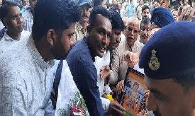 NEWS : नीमच आये थावरचंद गहलोत, भूमिपूजन कर पहुंचे बालाजी धाम, हुआ दक्षिण मंडल अध्यक्ष की और से  स्वागत, पढ़े खबर .......