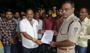 NEWS: किसान आंदोलन का मामला फिर सुर्खियों में, वीडियो वायरल होने के बाद क्षेत्रवासियों ने कार्रवाई करने को लेकर एसपी के नाम थाना प्रभारी को सौंपा ज्ञापन, पढ़े ये खबर