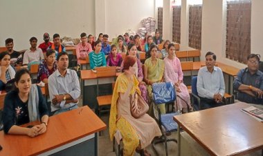 NEWS: नागदा में शिक्षक पर्व का समापन, प्राचार्य ने दी कोर्सेस और क्रेडिट पॉइंट की जानकारी, शिक्षकों का सम्मान सहित हुए अनेकों कार्यक्रम, पढ़े बबलू यादव की खबर