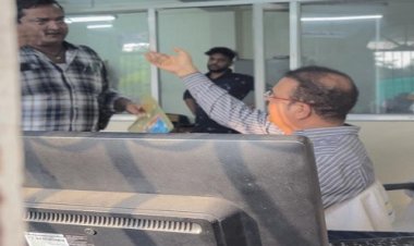 BIG NEWS: नीमच के उप पंजीयक की मनमानी, कमीशन के चक्कर में रजिस्ट्री अधूरी, पंजीयन विभाग को बनाया भ्रष्टाचार का अड्डा, शिकायत पहुंची कलेक्टर तक...! पढ़े खबर