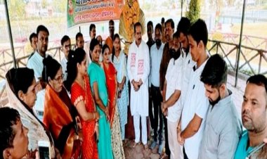 NEWS: भाजपा ने बूथ स्तर पर मनाई दीनदयाल उपाध्याय की जन्म जयंती, चित्र पर किया माल्यार्पण, बताया योगदान, पढ़े खबर