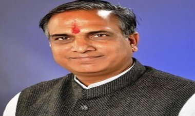 BIG BREAKING: नई अफीम नीति घोषित : काले सोने का रकबा बढ़ेगा, तो उत्पादन भी होगा ज्यादा, किसानों की संख्या हजारों में, इस आधार पर मिलेंगे वर्ष 99-2000 से रुके पट्टे, किन कोशकारों को जारी होंगे लायसेंस, सांसद सुधीर गुप्ता का बड़ा बयान आया सामने...! पढ़े ये खबर