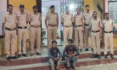 BIG NEWS: बालाजी मंदिर के पास खड़े तस्कर, इंतजार बस का, पर आ गई मनासा पुलिस, बड़ी मात्रा में डोडाचूरा जप्त, राजस्थान के दो तस्कर गिरफ्तार, पढ़े खबर