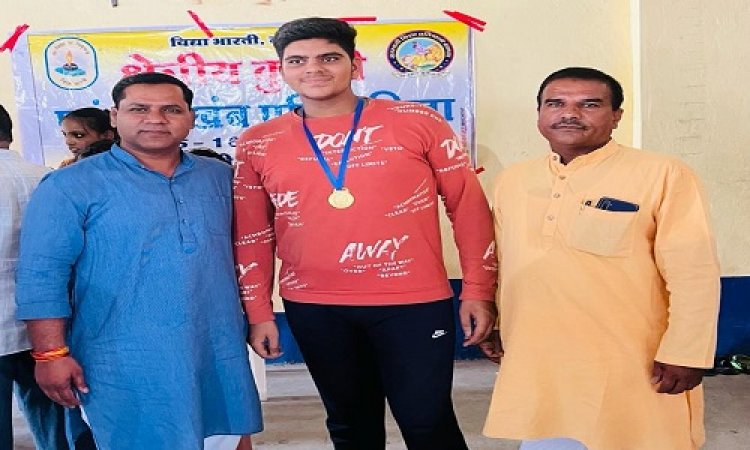 NEWS: अमन सिंहल ने 90 किलोग्राम वर्ग मे जीता गोल्ड मैडल, अब नेशनल प्रतियोगिता में लेंगे हिस्सा, इन्होंने दी बधाई, पढ़े खबर