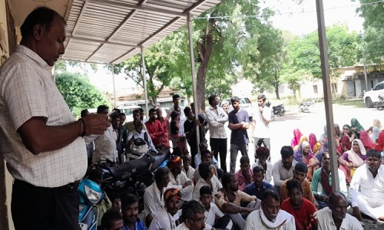 NEWS: ग्राम गूगलखेड़ा के ग्रामीणों ने दिया SDM कार्यालय के बाहर धरना, मामला- जमीन अधिग्रहण का, पढ़े मनीष जोलान्या की खबर