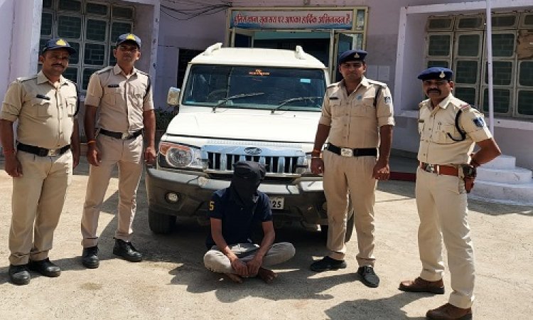 BIG NEWS: हरिपुरा फंटे पहुंची सुवासरा पुलिस, बुलेरों कार को रोका, और ली तलाशी, मिली मादक पदार्थ की बड़ी खेप, मौके से नाहरगढ़ क्षेत्र का तस्कर गिरफ्तार, पढ़े खबर