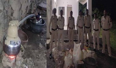 NEWS: कंजार्डा चौकी पुलिस की बैसदा गांव में दबिश, 1.50 क्वींटल सुखा महुआ और 200 लीटर लहान किया नष्ट, पढ़े खबर