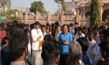 BIG NEWS: उपज के ढेर पर चढ़ा ट्रैक्टर का टायर, तो किसान से मारपीट, फिर अन्नदाताओं में पनपा आक्रोश, मनासा के मुख्य चौराहे पर किया चक्काजाम, पढ़े मनीष जोलान्या की खबर