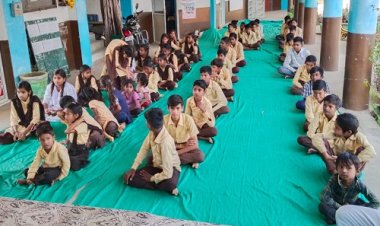 NEWS: हिंदी भाषा की महत्ता पर कार्यक्रम का आयोजन, शिक्षक प्रहलादसिंह शक्तावत बोले- राष्ट्रीय एकता-अखंडता में भाषा करती है ऑक्सीजन का काम, पढ़े खबर